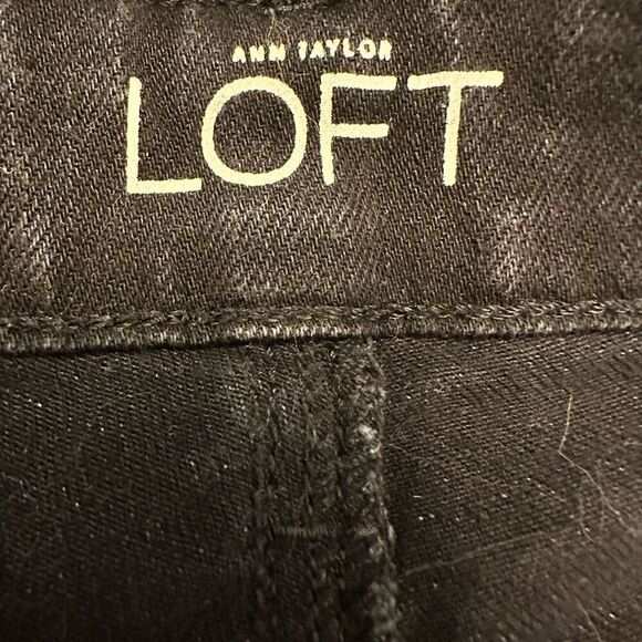 Ann Taylor Loft Stretch Curvy Straight Black Denim Jeans Dark Wash Size 27/4P - Picture 6 of 7